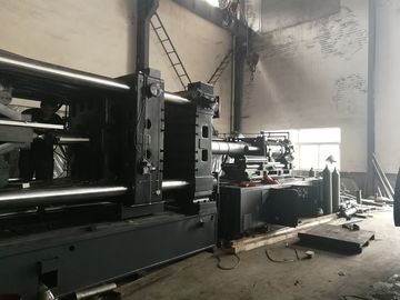 Machine en plastique de moulage par injection de seau de peinture 580 tonnes pour la fabrication différente de taille